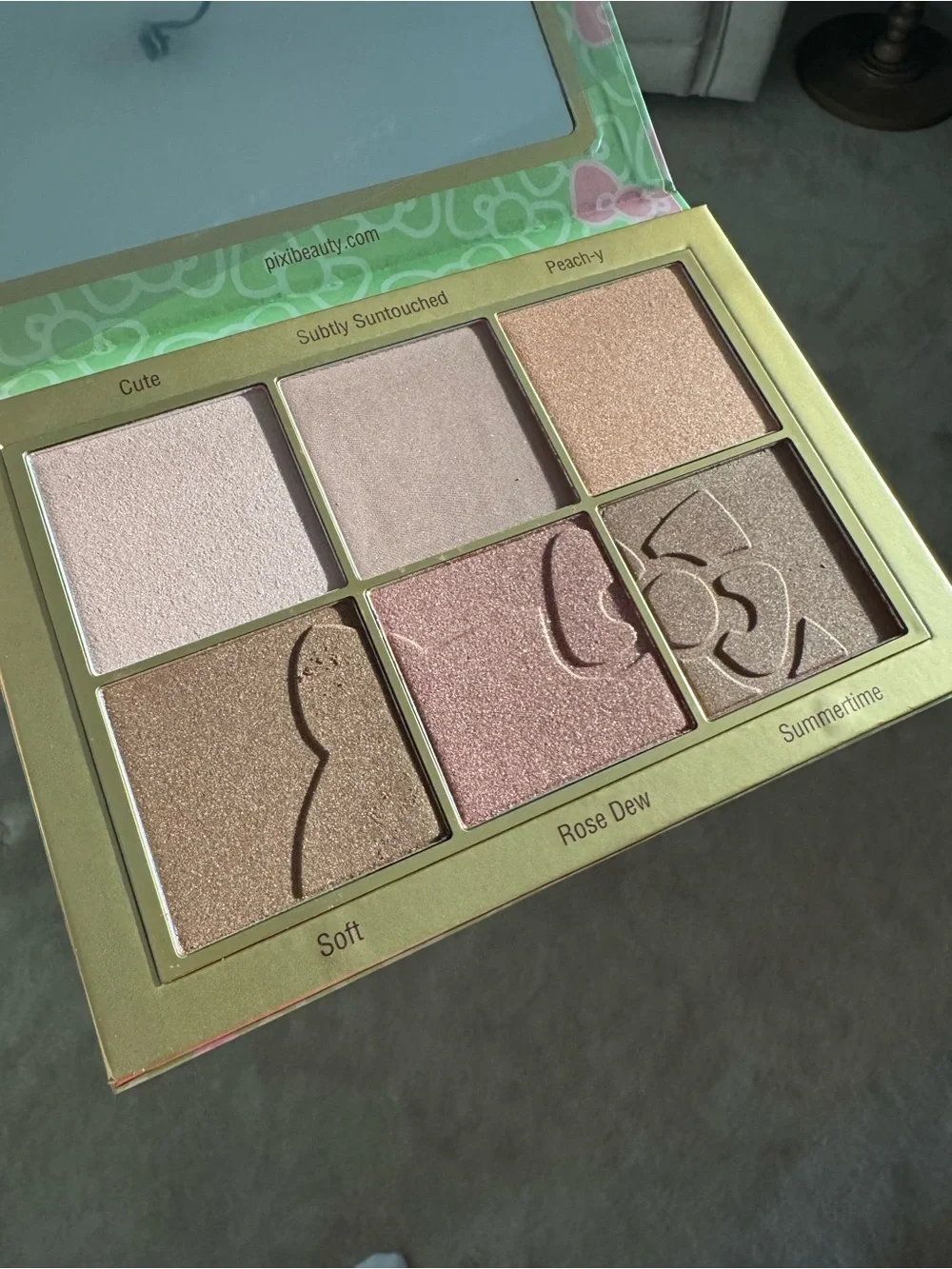 Pixi + Hello Kitty Anywhere Palette
